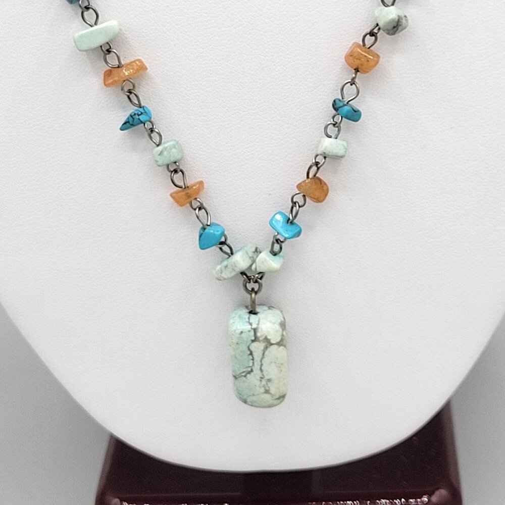 Magnesite Stone Pendant Necklace With Station Stone Chips Silver Tone 20 inches